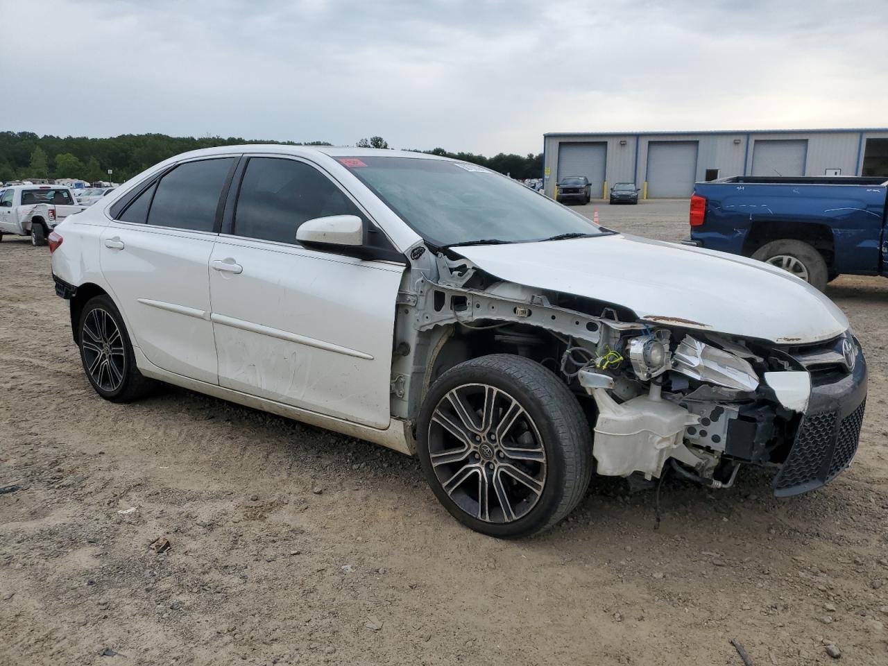 2016 TOYOTA CAMRY LE - Image 4