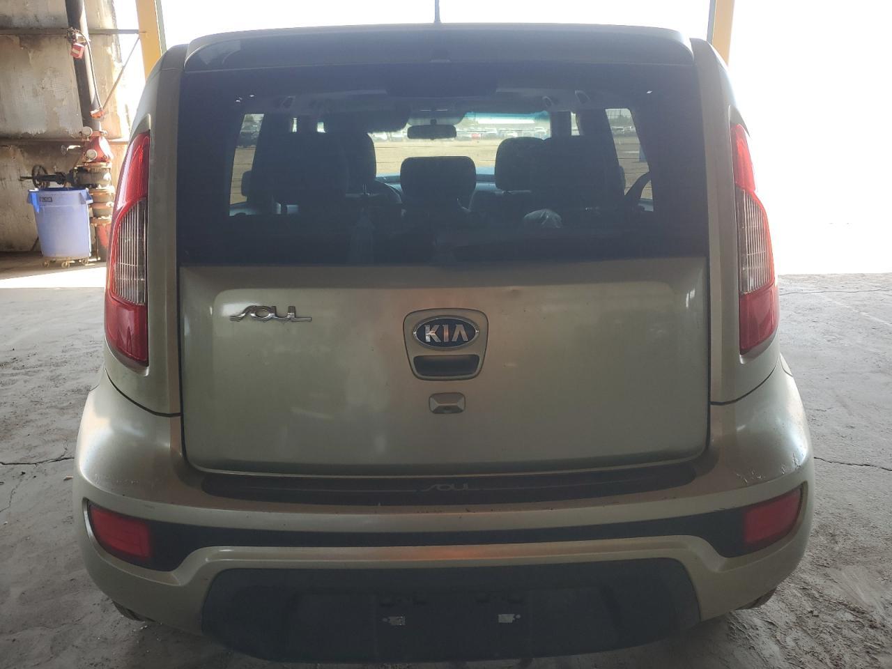 2013 KIA SOUL + - Image 6