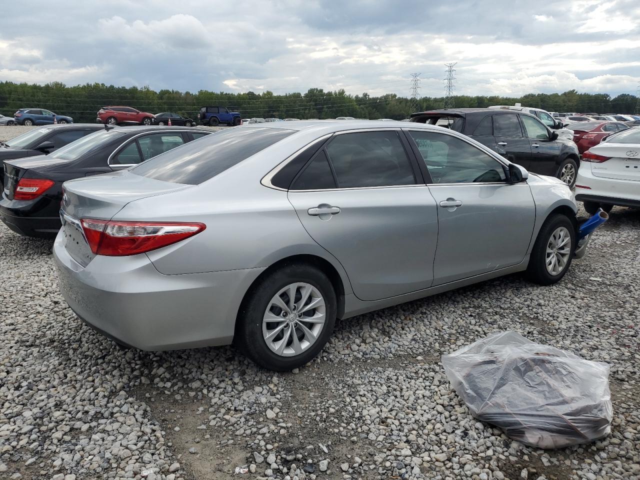 2016 TOYOTA CAMRY LE - Image 3