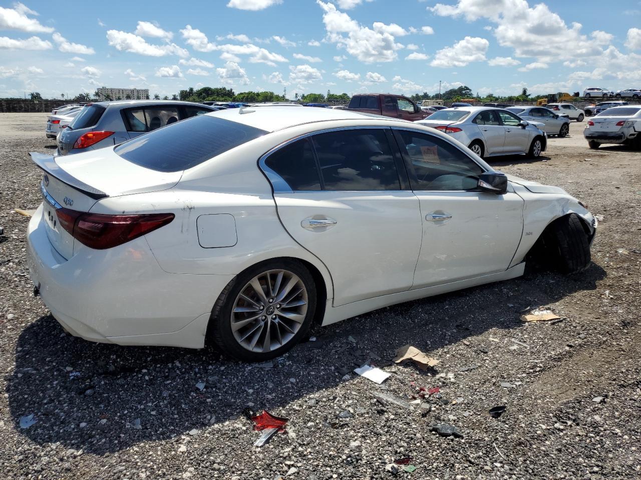 2018 INFINITI Q50 LUXE - Фото 3