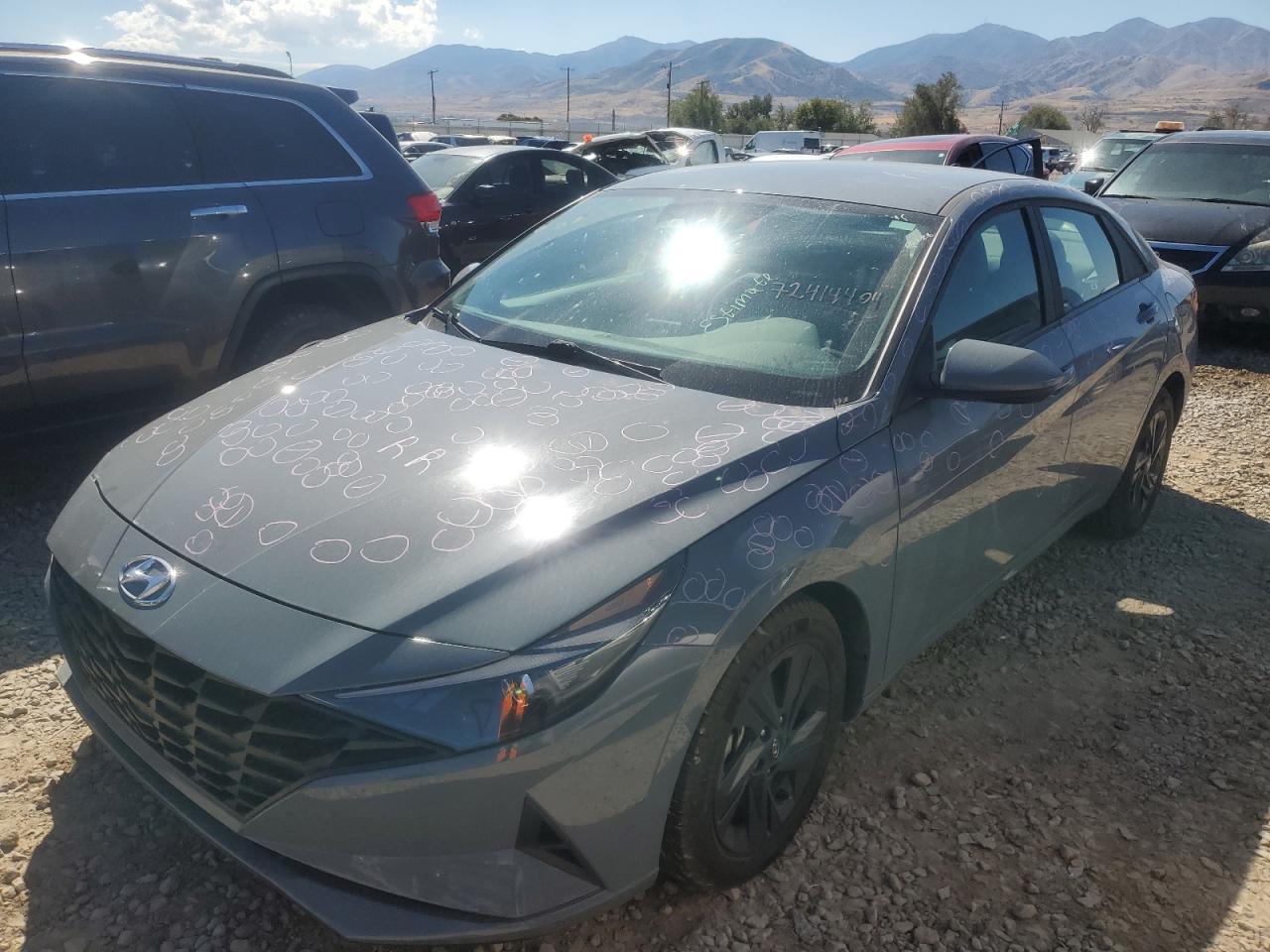 2022 HYUNDAI ELANTRA SE