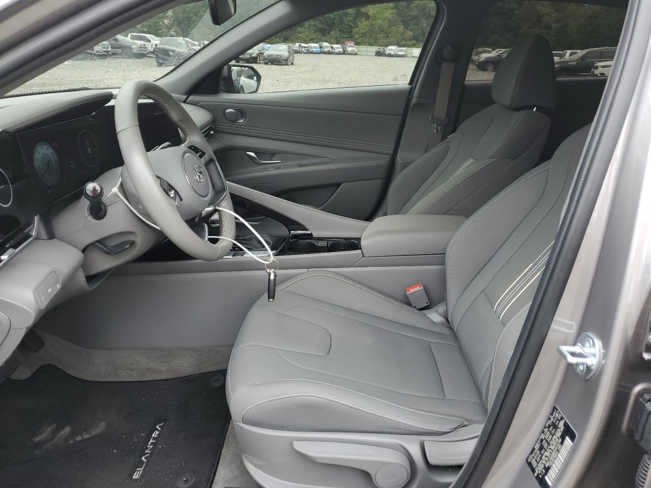 2023 HYUNDAI ELANTRA SE - Image 7