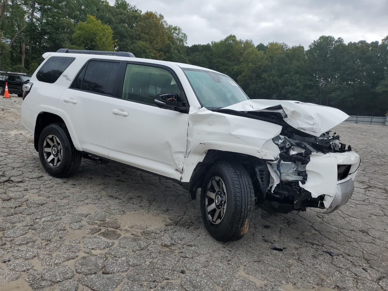 2024 TOYOTA 4RUNNER SR - Image 4