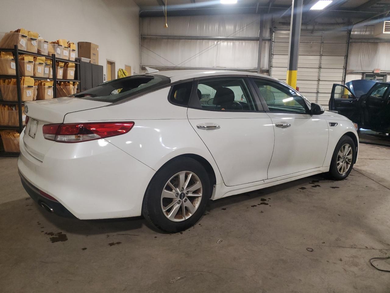 2016 KIA OPTIMA LX - Фото 3