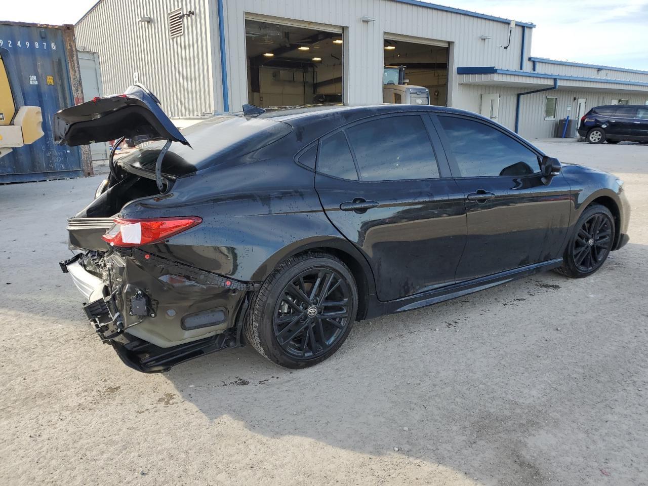 2025 TOYOTA CAMRY XSE - Фото 3