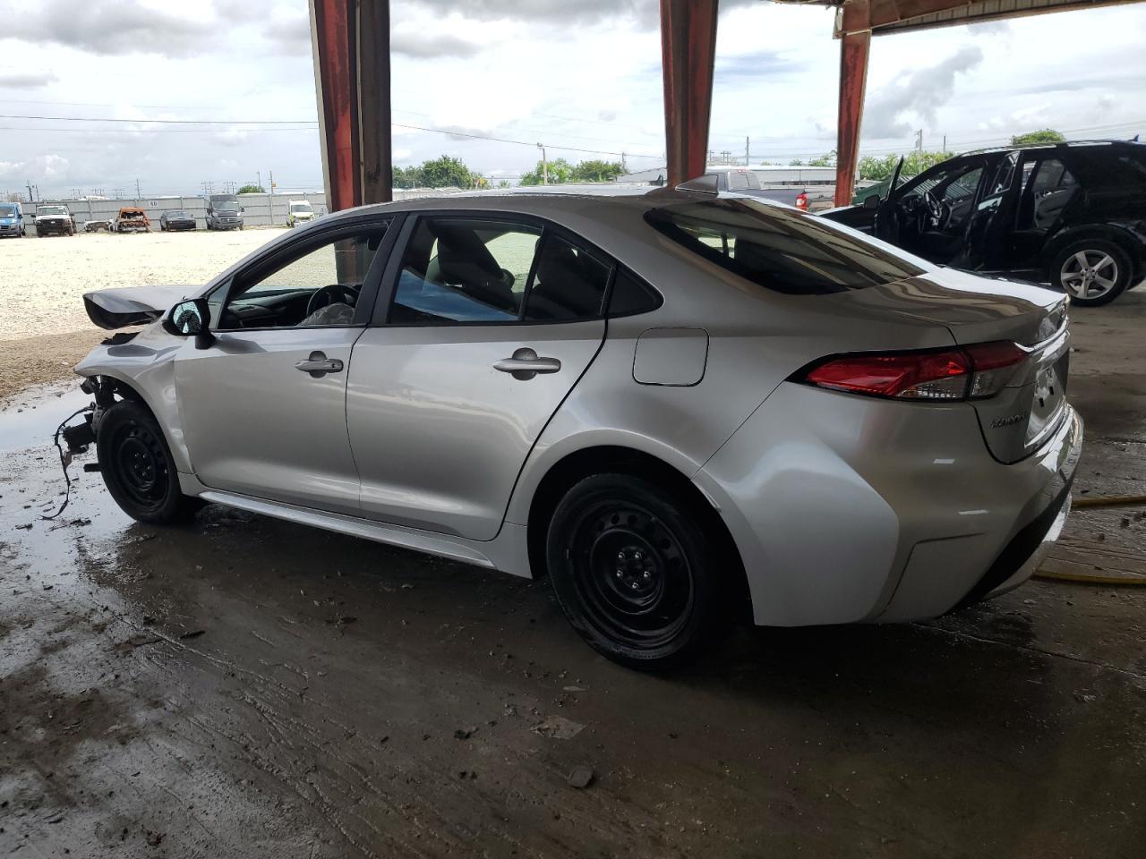 2022 TOYOTA COROLLA LE - Image 2