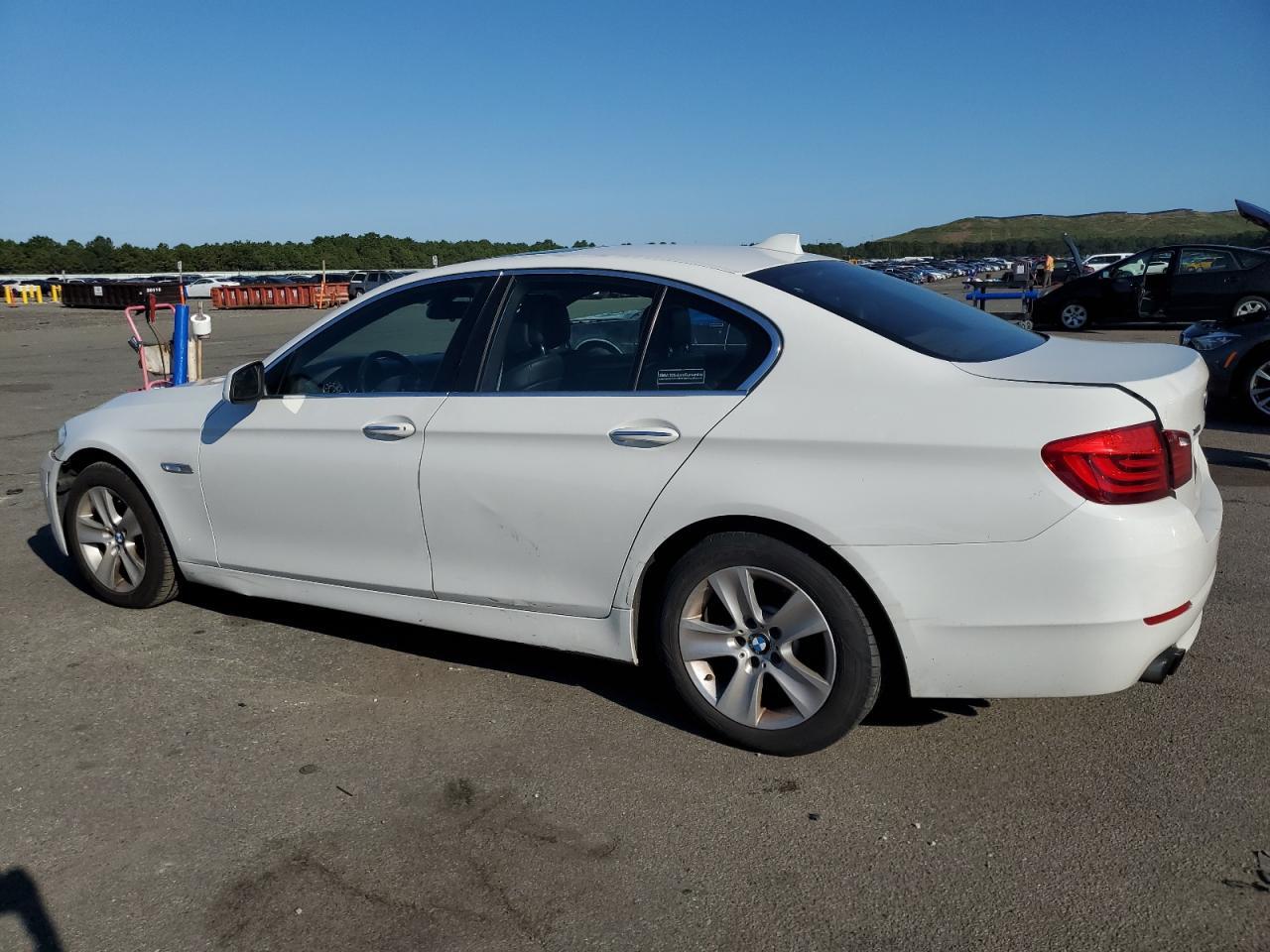 2013 BMW 528 XI - Image 2