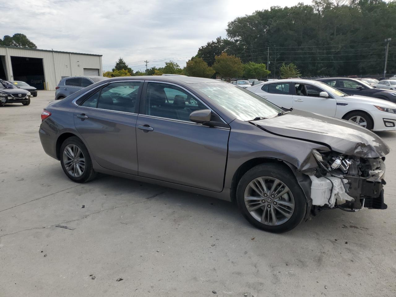 2016 TOYOTA CAMRY LE - Image 4