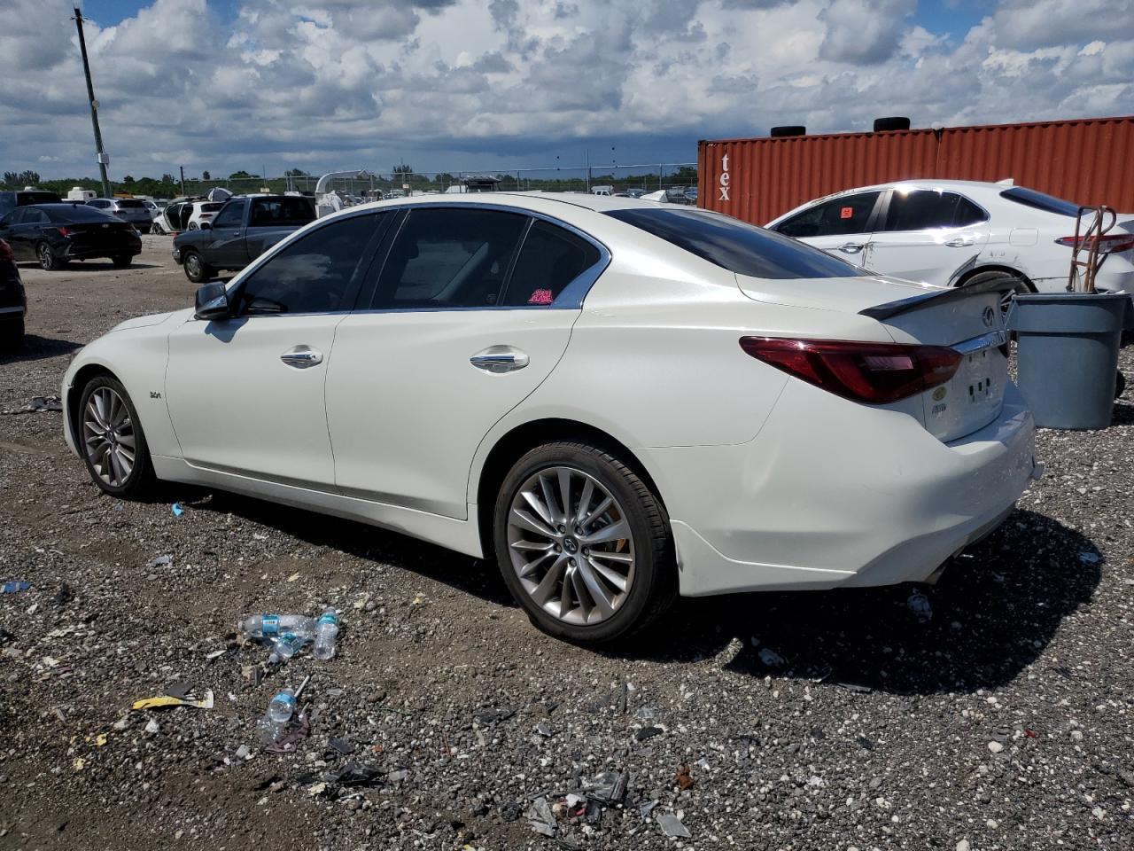 2018 INFINITI Q50 LUXE - Фото 2