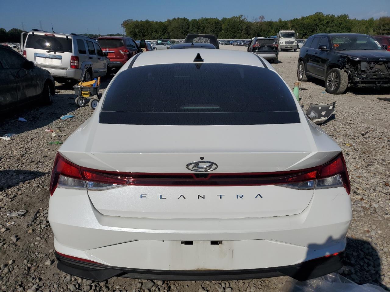 2022 HYUNDAI ELANTRA SE - Image 6