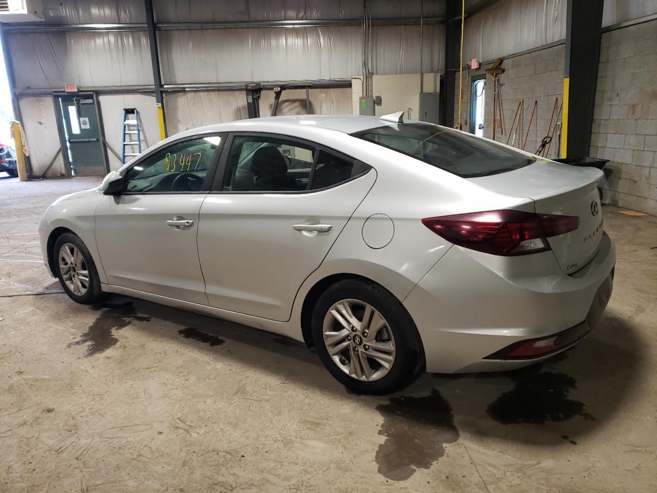 2019 HYUNDAI ELANTRA SE - Фото 2