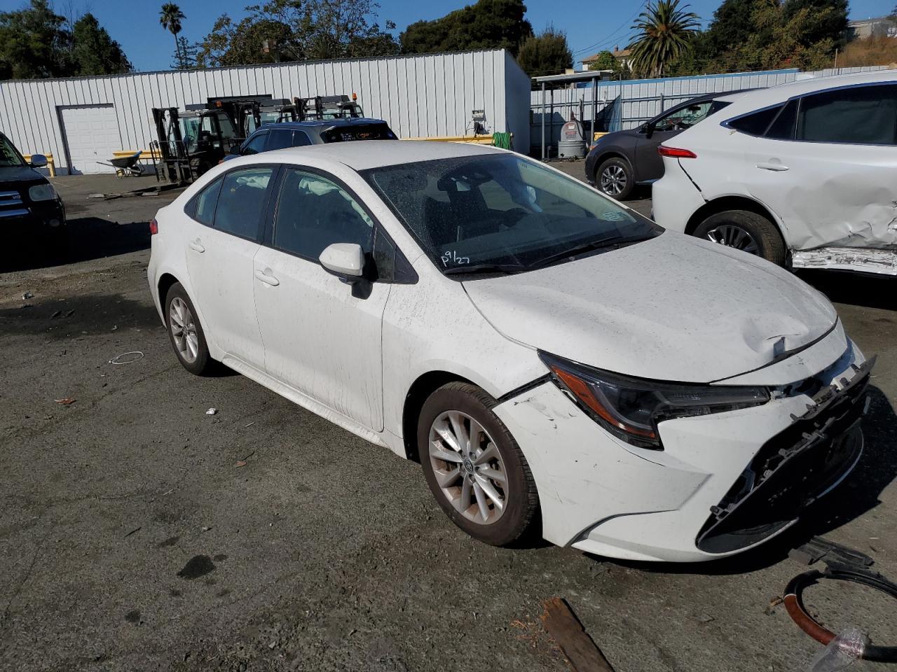 2021 TOYOTA COROLLA LE - Фото 4