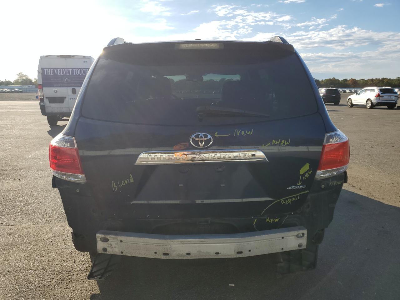 2012 TOYOTA HIGHLANDER - Image 6