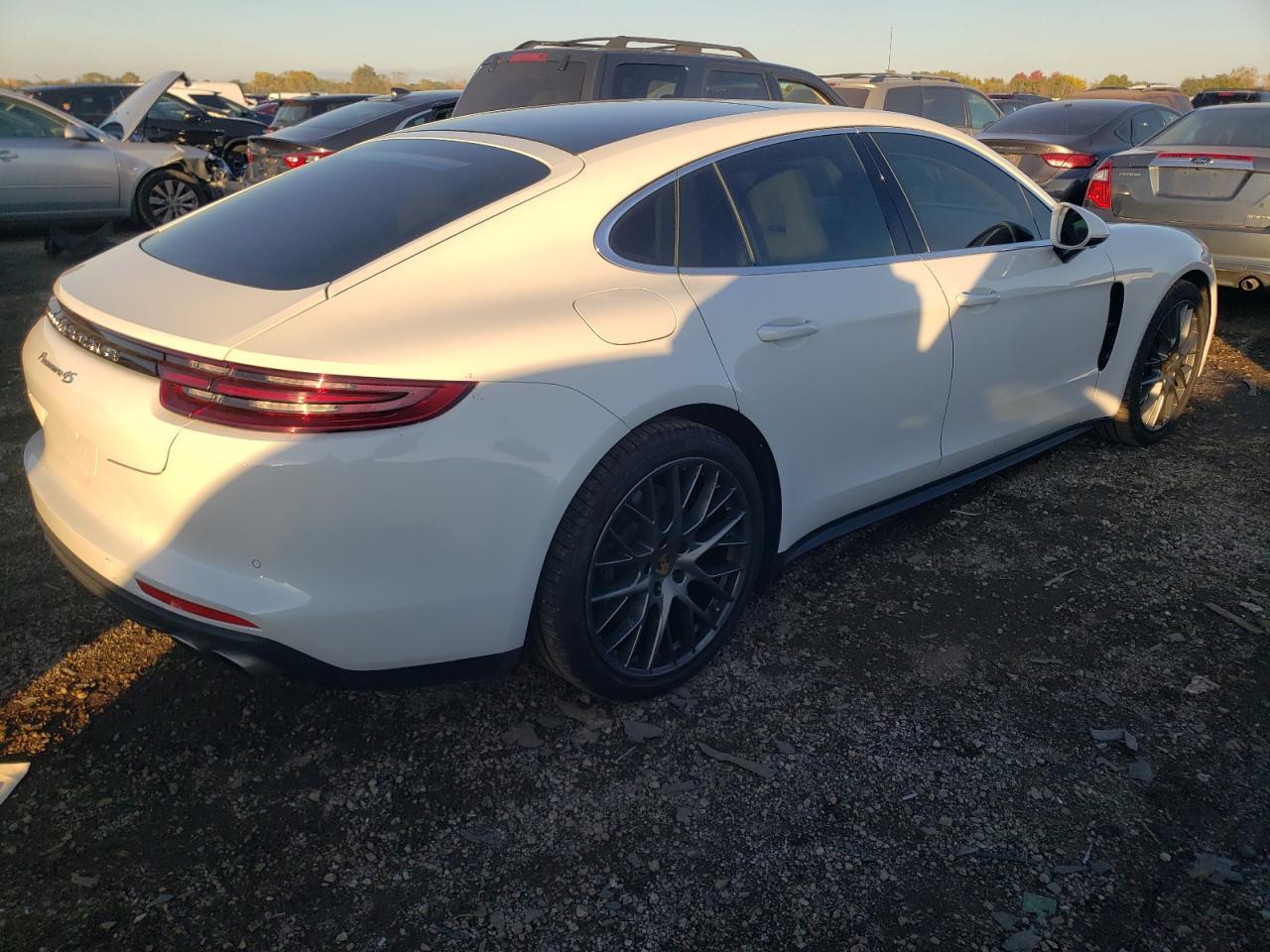 2018 PORSCHE PANAMERA 4 - Фото 3