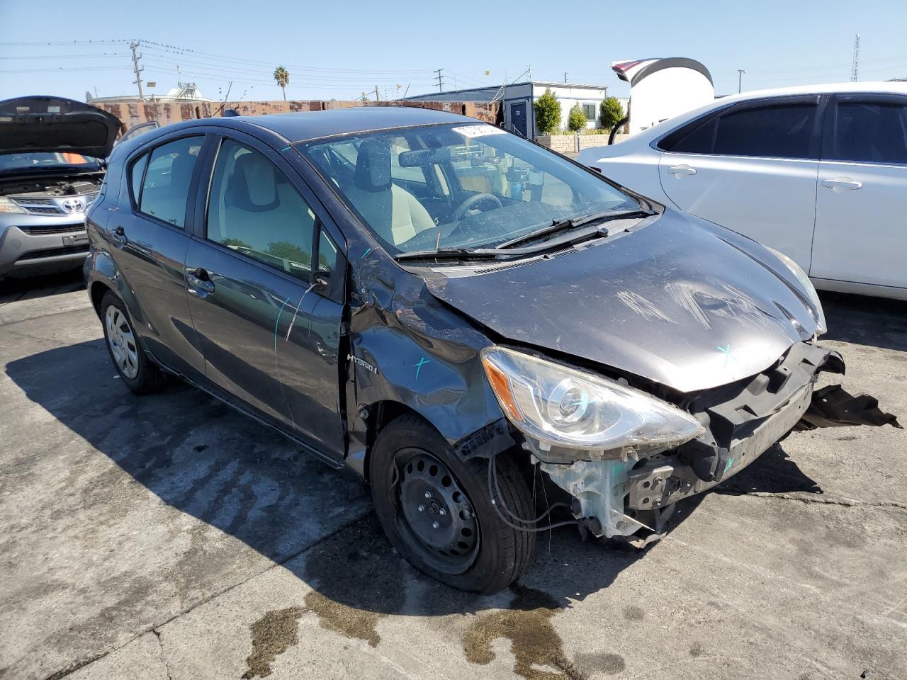 2015 TOYOTA PRIUS C - Image 4
