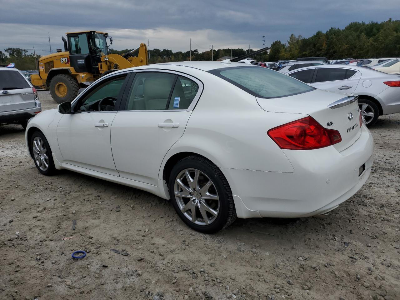 2012 INFINITI G37 - Image 2