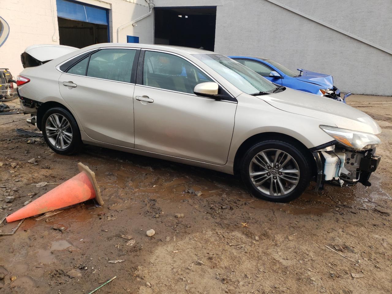 2016 TOYOTA CAMRY LE - Image 4