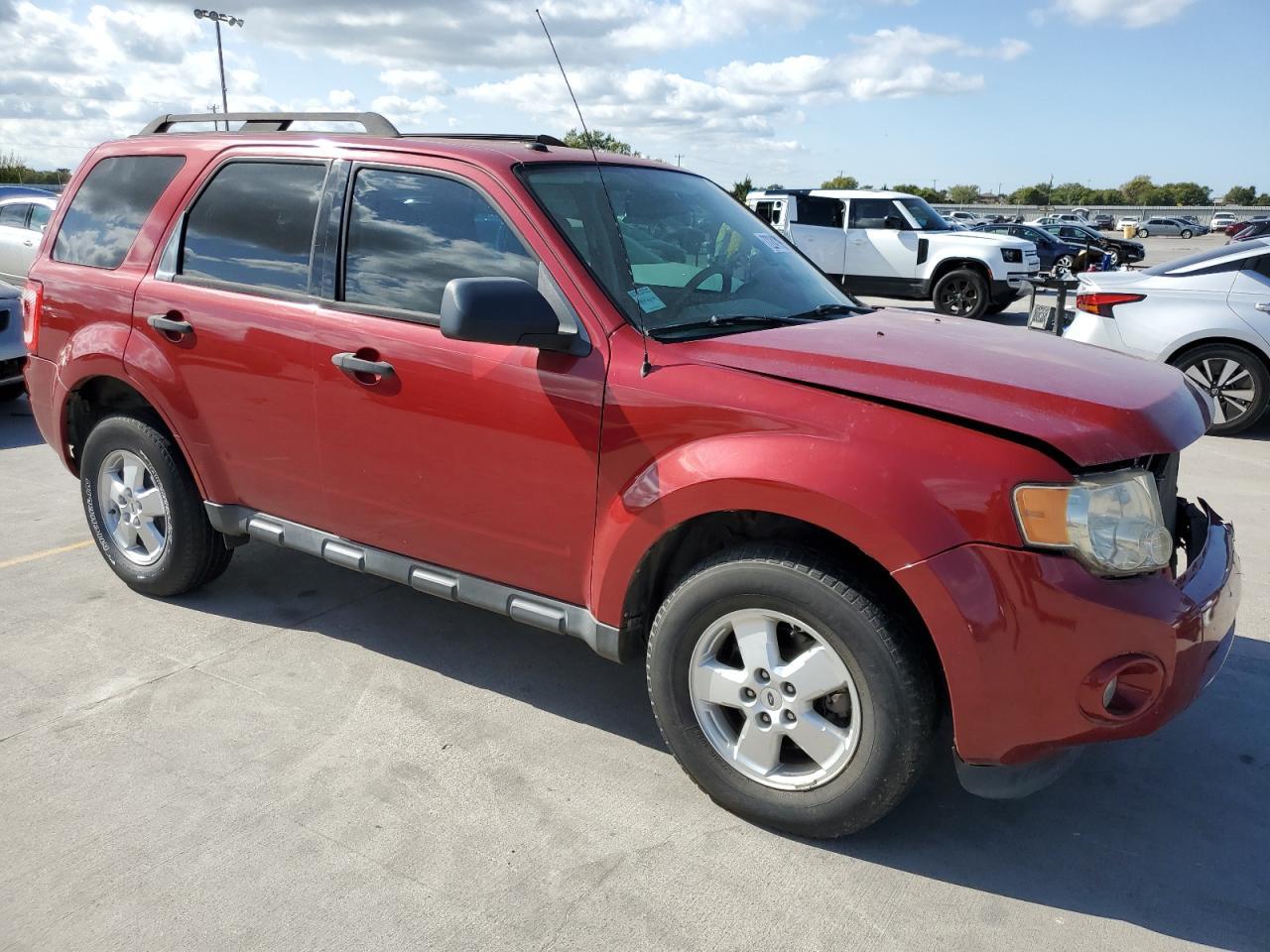 2010 FORD ESCAPE XLT - Image 4