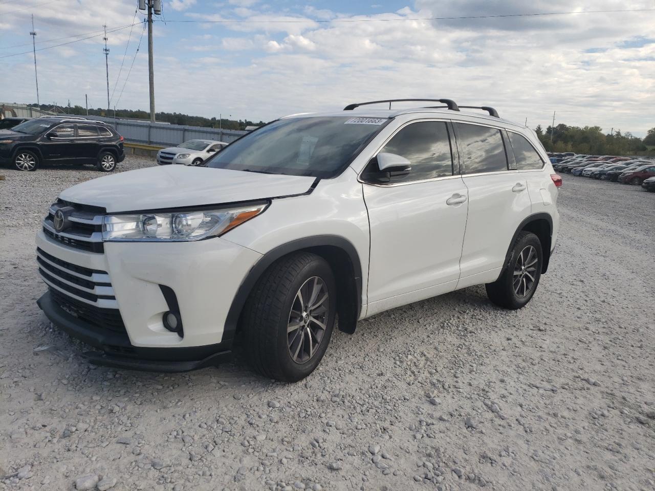 2018 TOYOTA HIGHLANDER car image