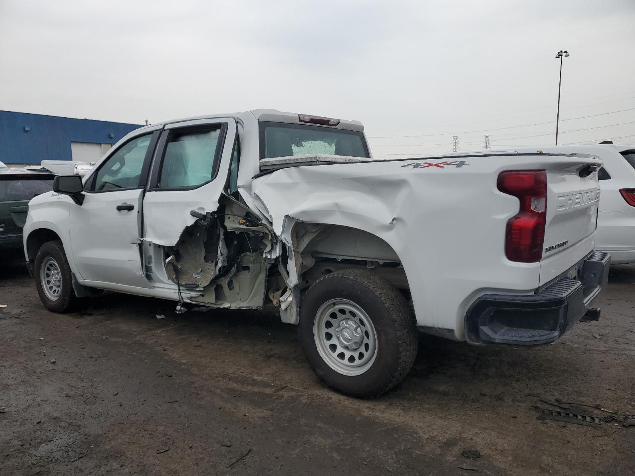 2023 CHEVROLET SILVERADO - Image 2