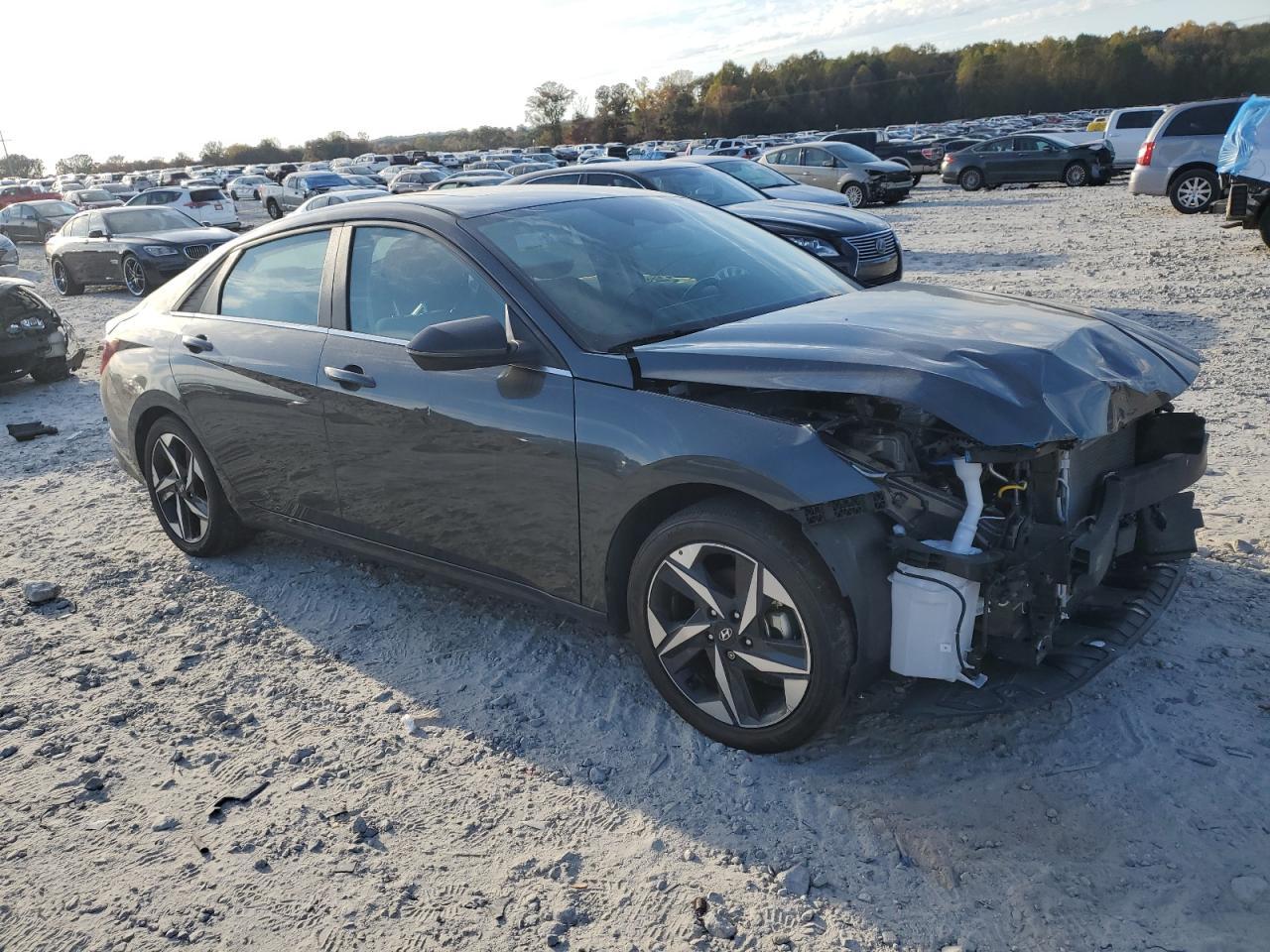 2022 HYUNDAI ELANTRA SE - Image 4