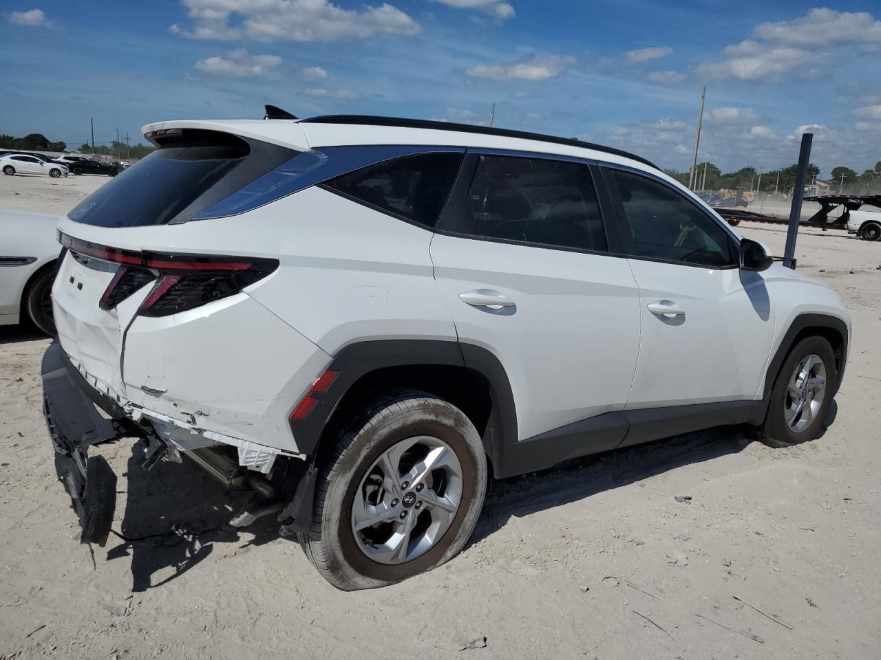 2023 HYUNDAI TUCSON SEL - Image 3
