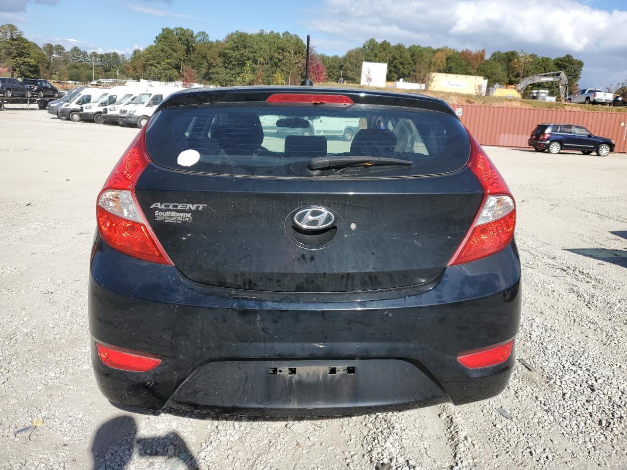 2017 HYUNDAI ACCENT SE - Image 6