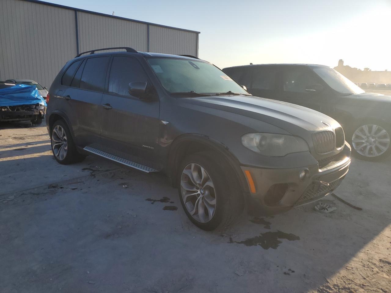 2011 BMW X5 XDRIVE5 - Image 4