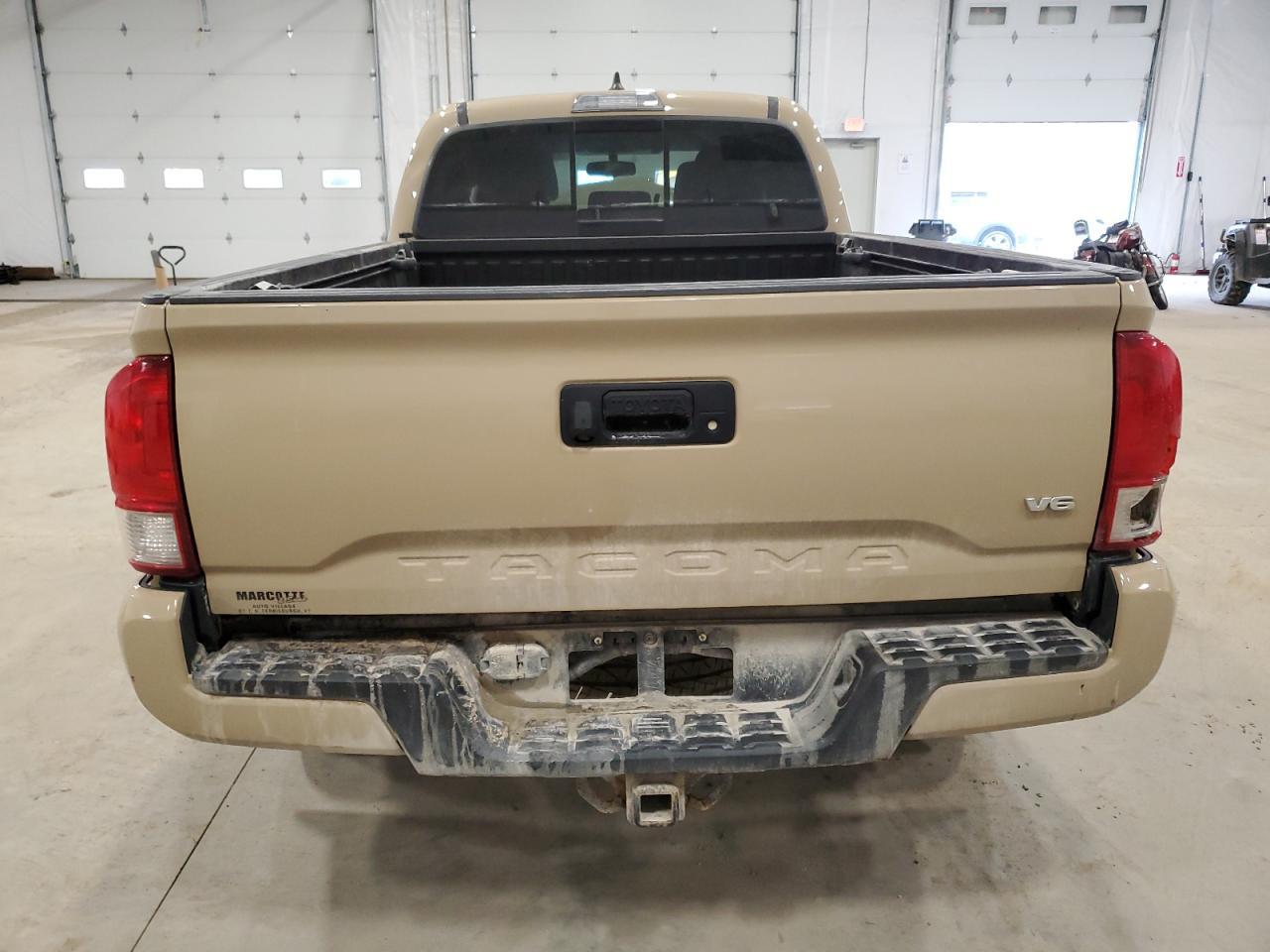 2017 TOYOTA TACOMA DOU - Фото 6