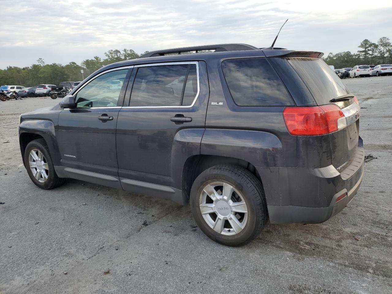 2013 GMC TERRAIN SL - Фото 2