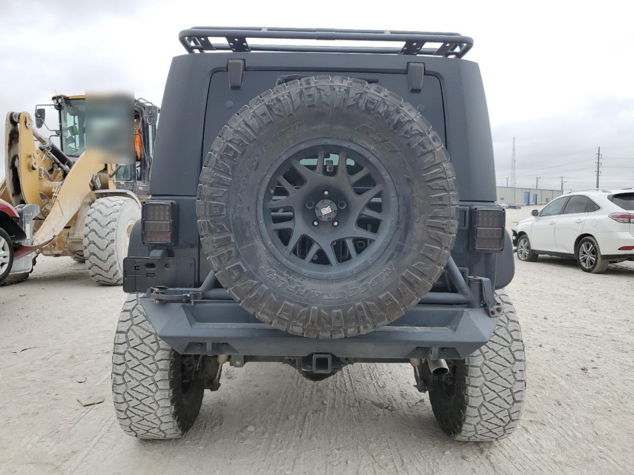 2010 JEEP WRANGLER U - Image 6