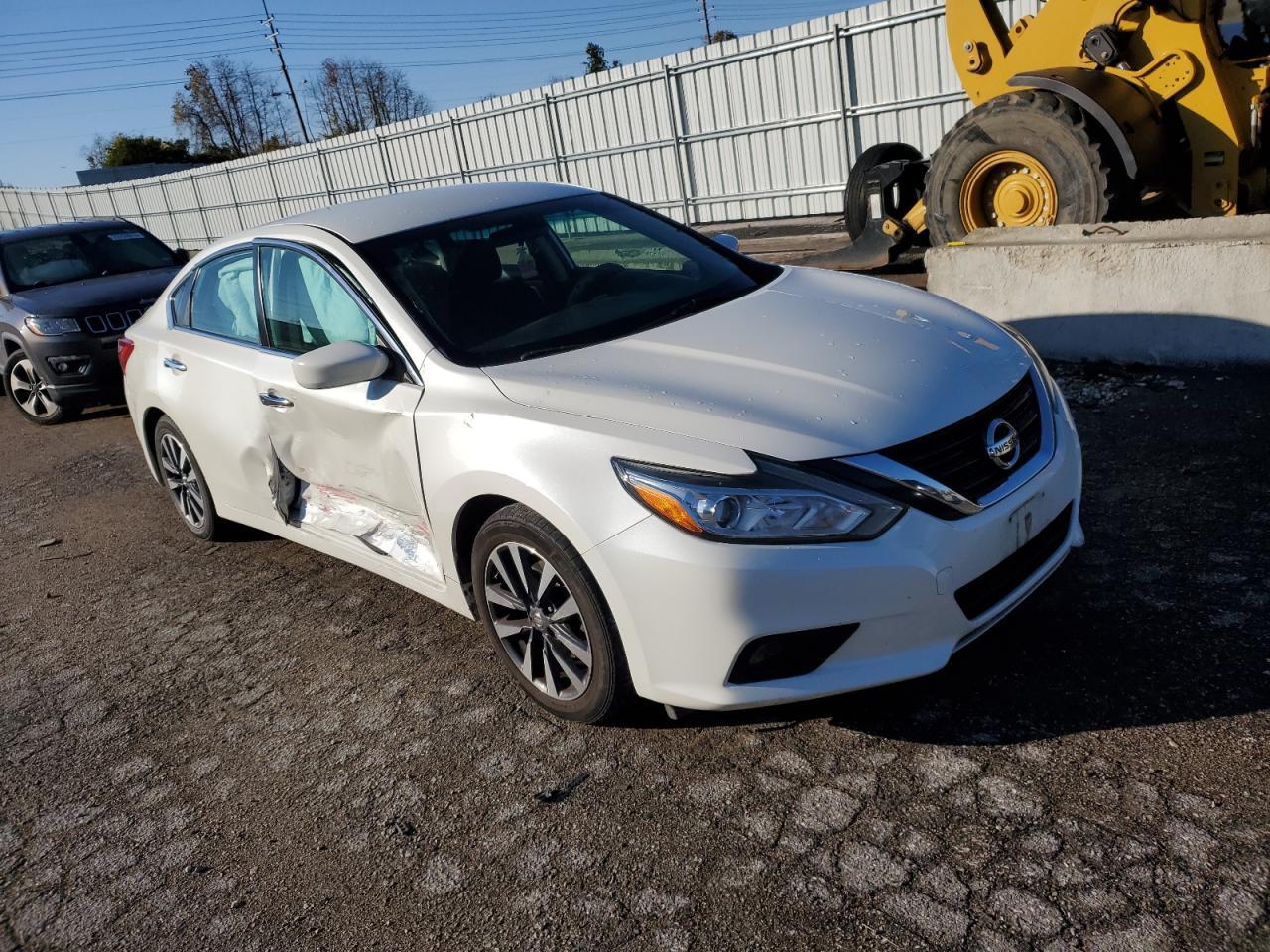 2017 NISSAN ALTIMA 2.5 - Фото 4