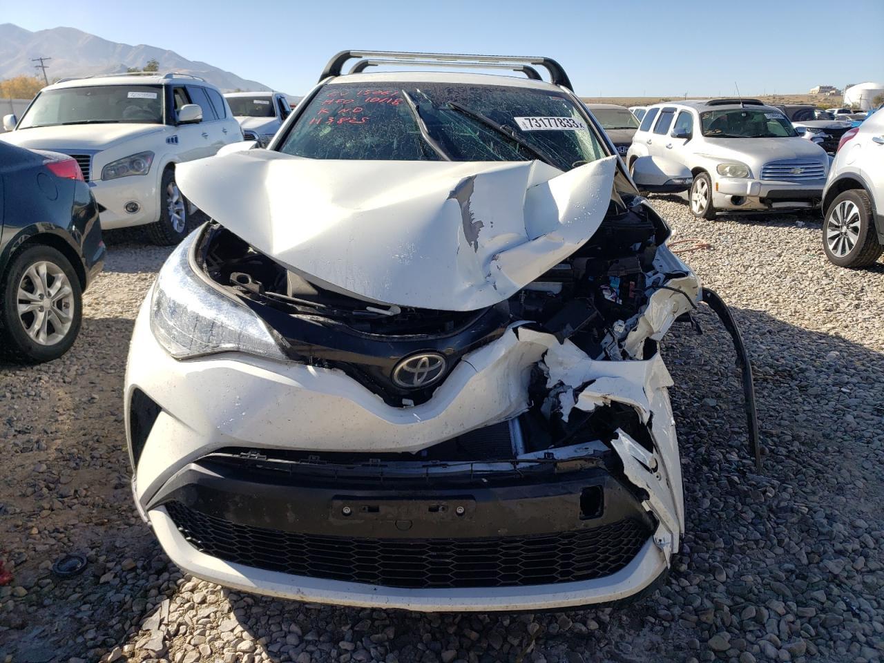 2021 TOYOTA C-HR XLE - Фото 5