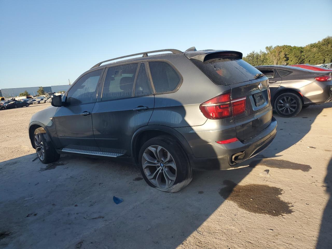 2011 BMW X5 XDRIVE5 - Image 2