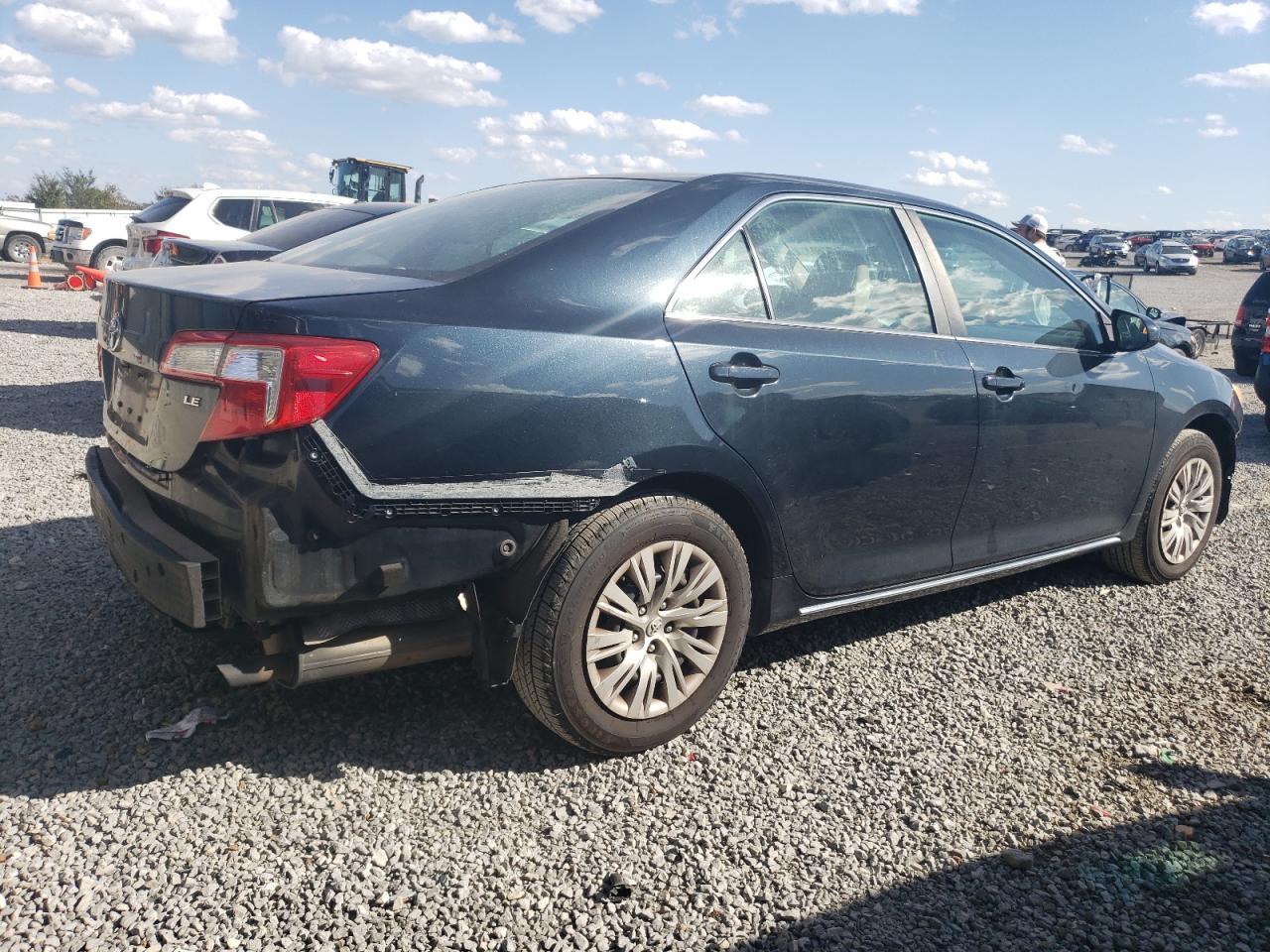 2014 TOYOTA CAMRY L - Фото 3