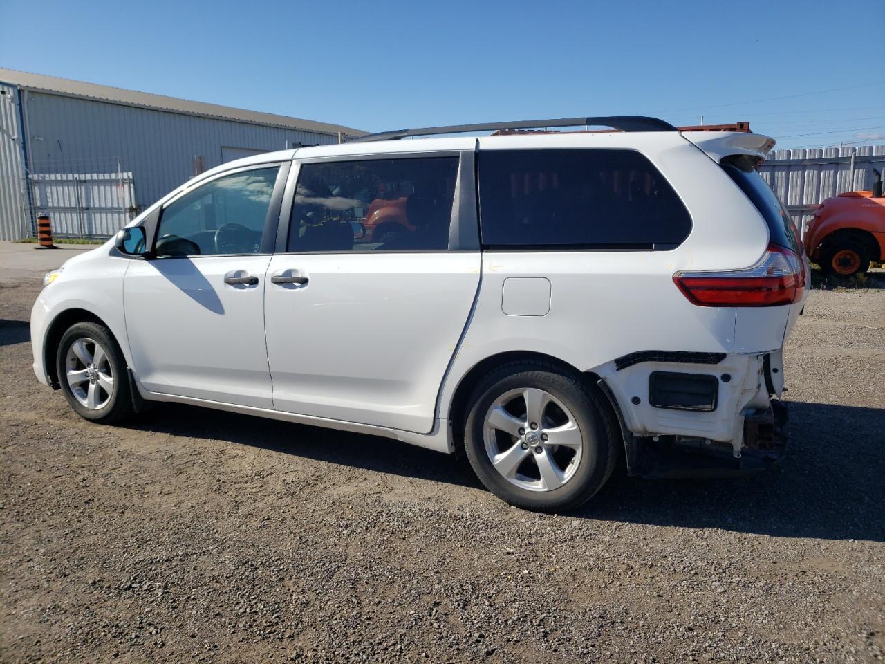 2015 TOYOTA SIENNA - Фото 2