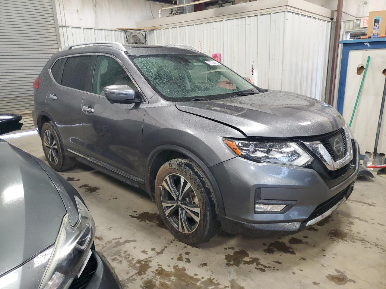 2017 NISSAN ROGUE SV - Фото 4
