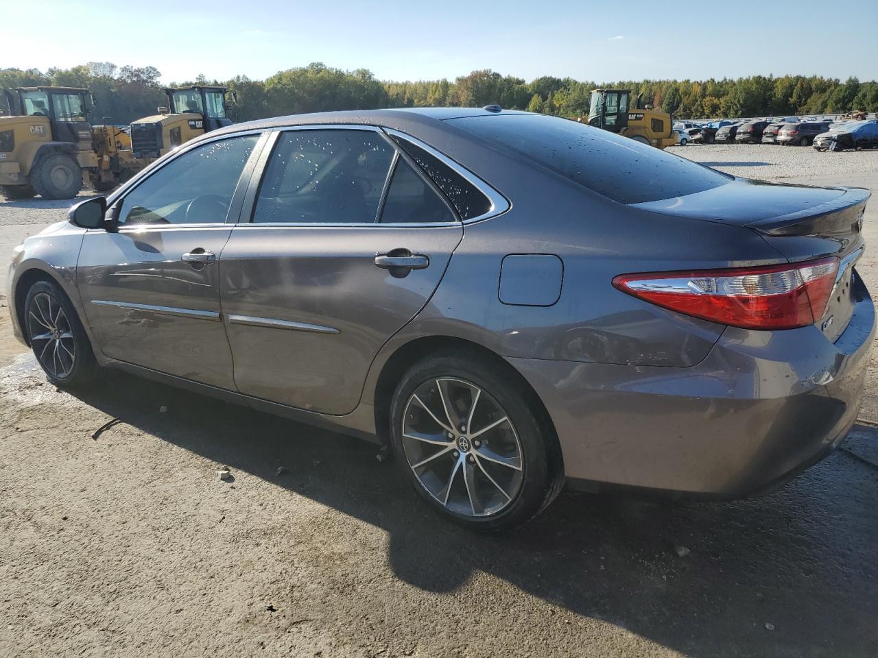 2016 TOYOTA CAMRY LE - Image 2