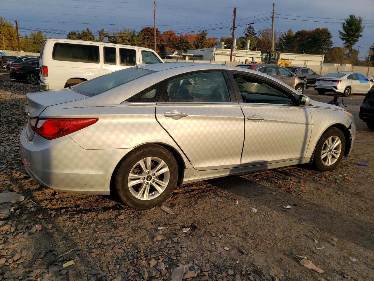 2013 HYUNDAI SONATA GLS - Image 3