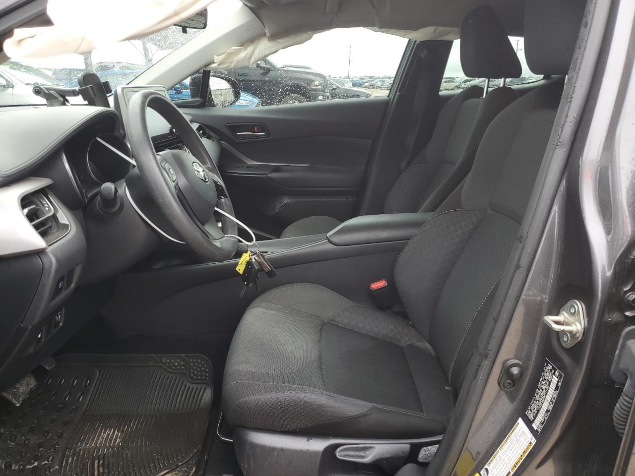 2021 TOYOTA C-HR XLE - Фото 7