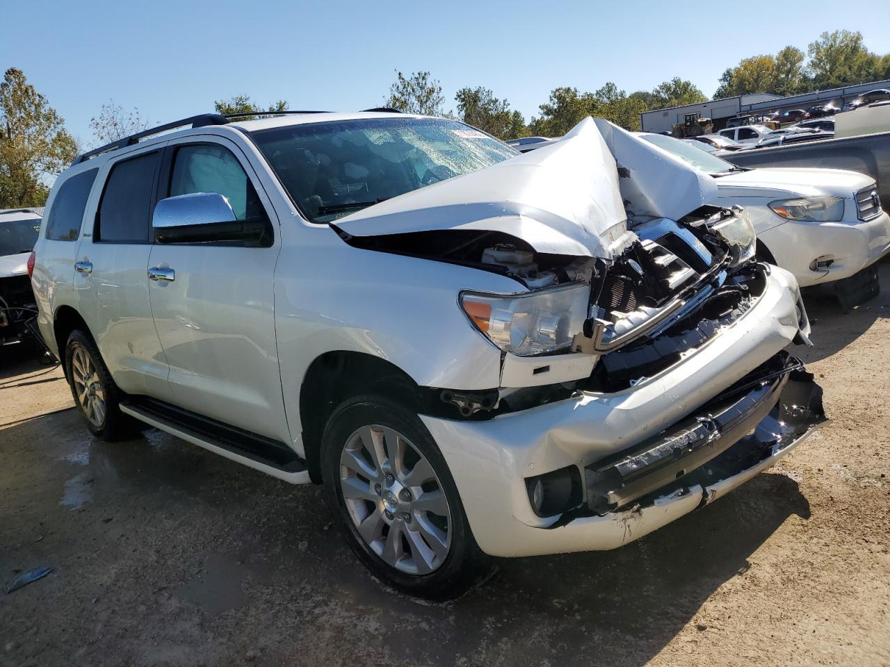 2016 TOYOTA SEQUOIA PL - Image 4