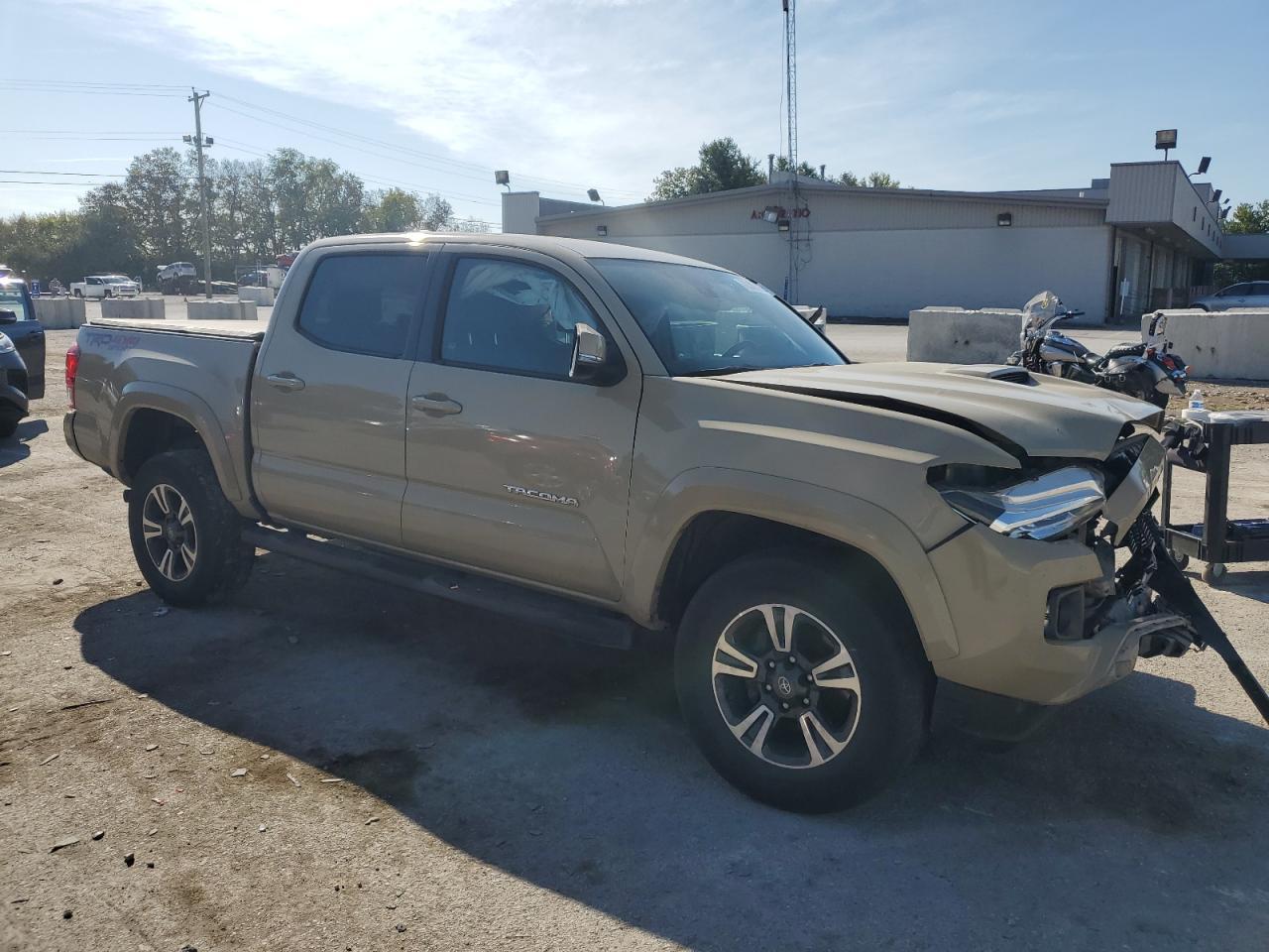 2019 TOYOTA TACOMA DOU - Фото 4