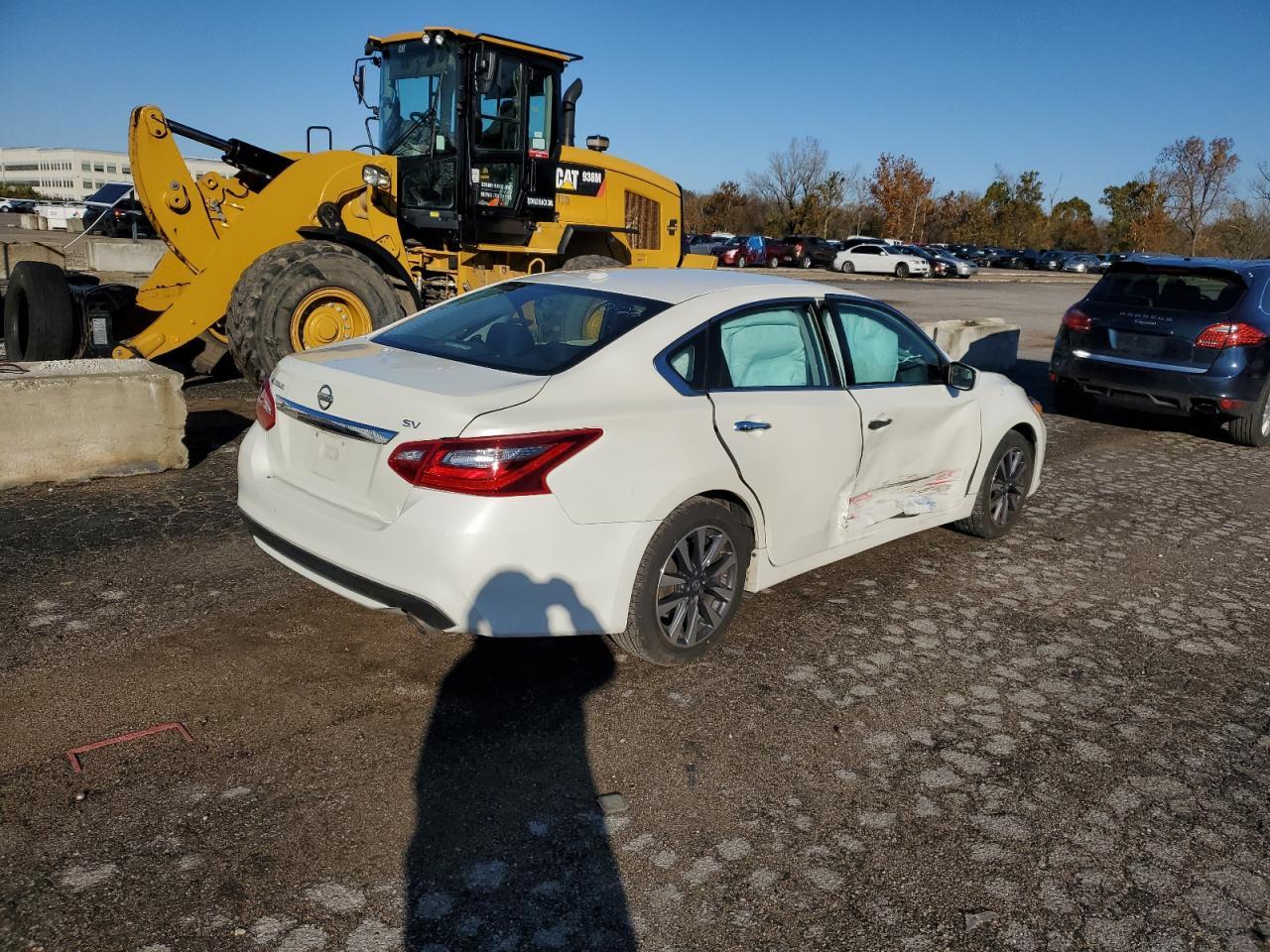 2017 NISSAN ALTIMA 2.5 - Фото 3