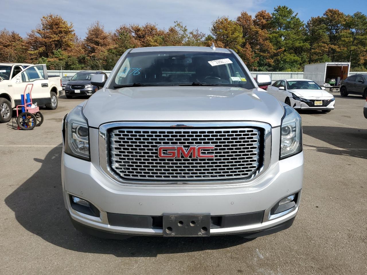 2016 GMC YUKON XL D - Фото 5