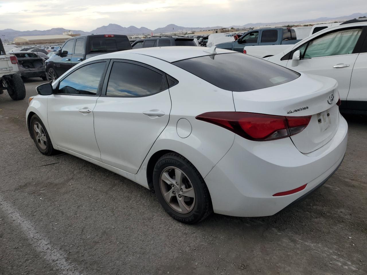 2015 HYUNDAI ELANTRA SE - Image 2
