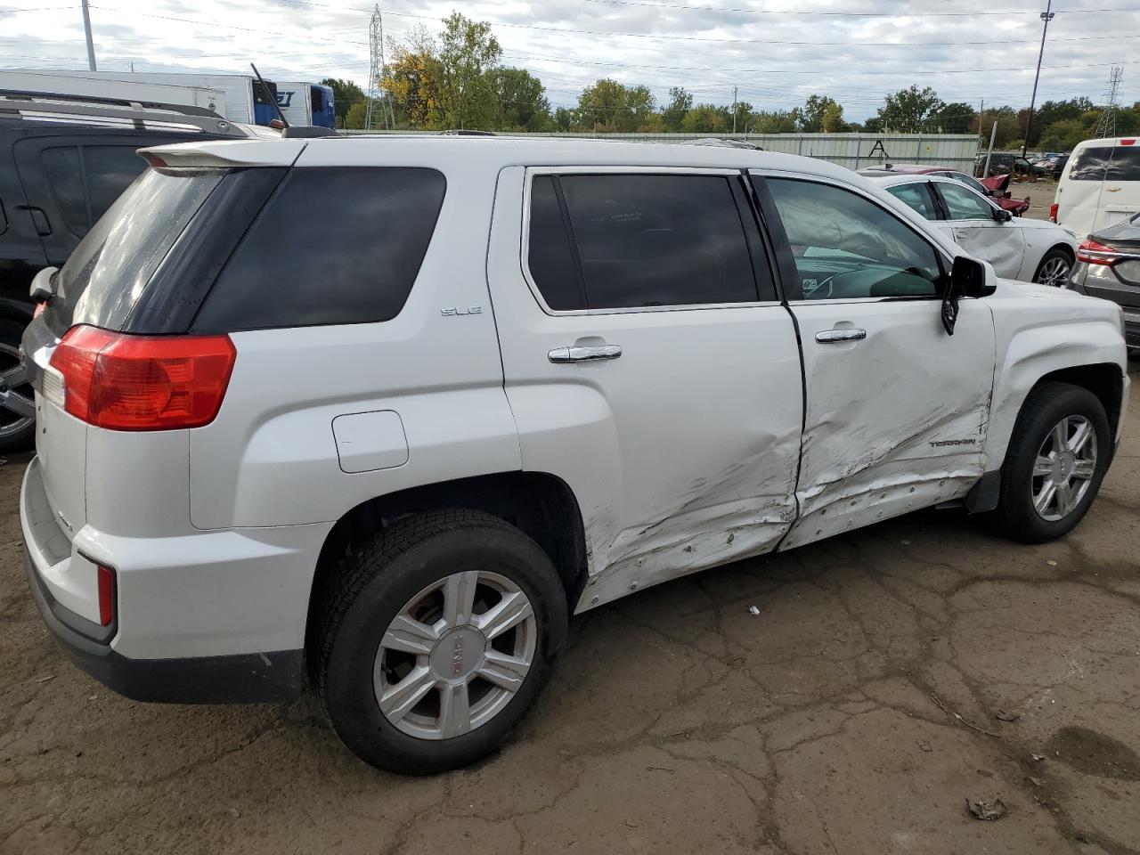 2016 GMC TERRAIN SL - Фото 3