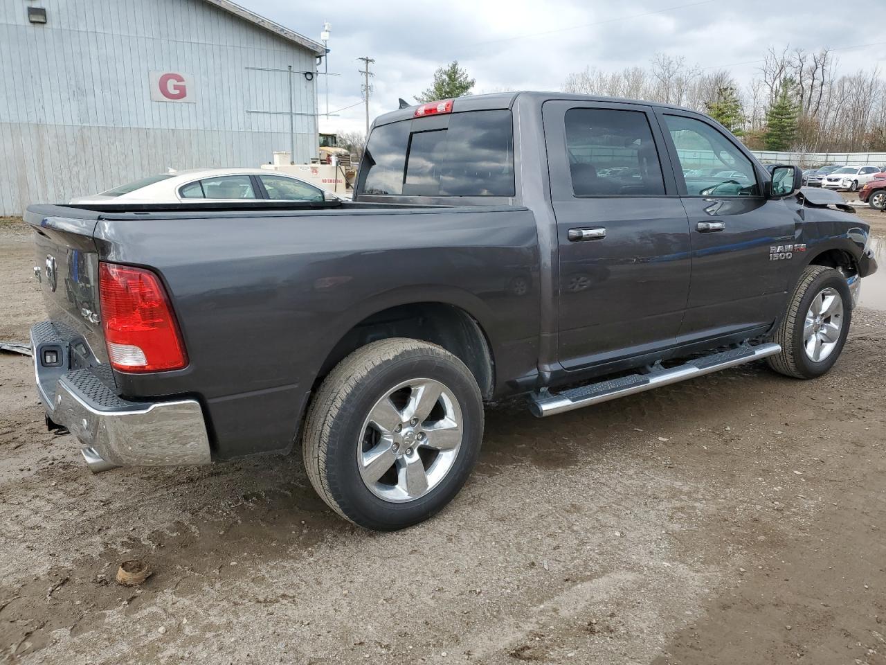2017 RAM 1500 SLT - Image 3