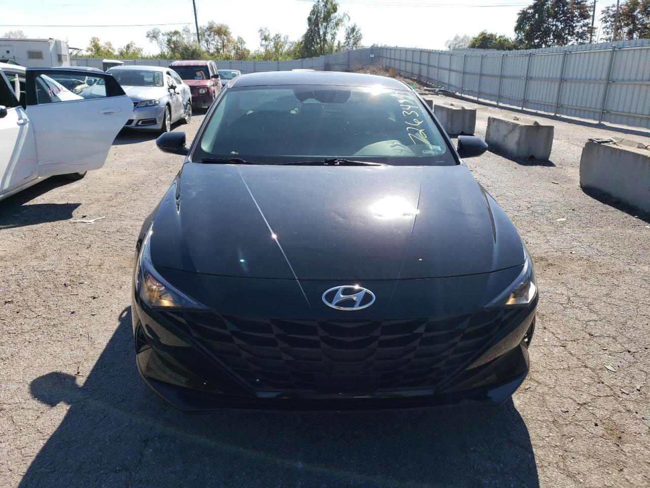 2022 HYUNDAI ELANTRA SE - Фото 5