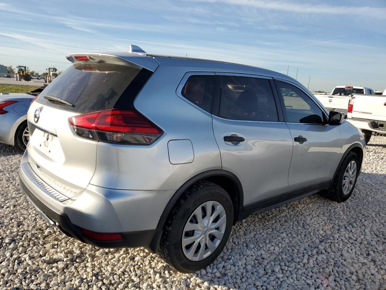 2017 NISSAN ROGUE S - Image 3