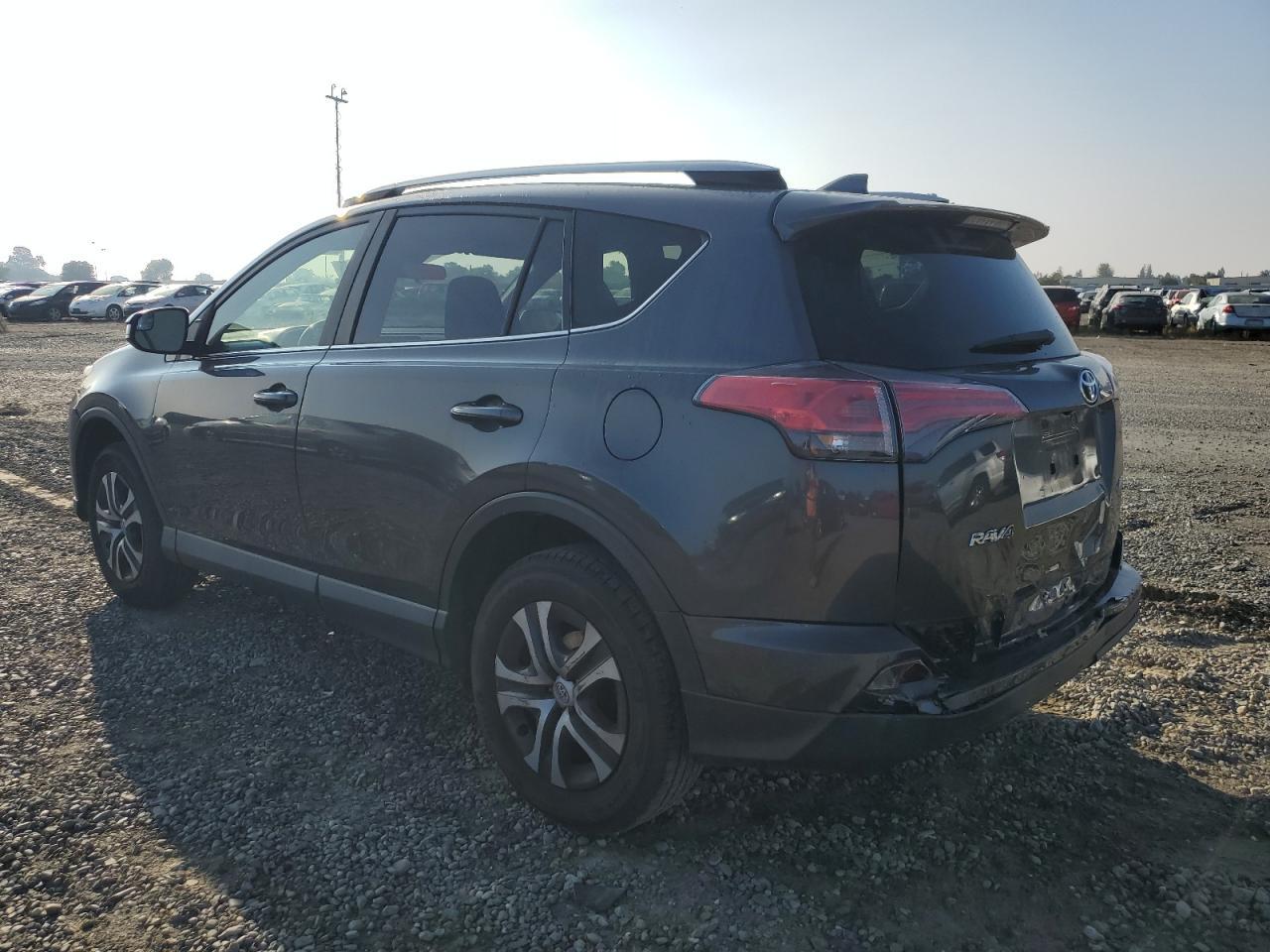 2017 TOYOTA RAV4 LE - Фото 2
